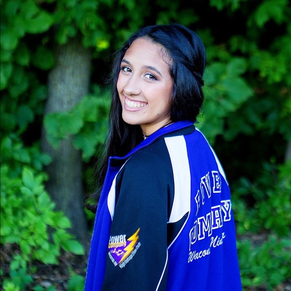 Meet the Posher Other - Meet your Posher, Zoe